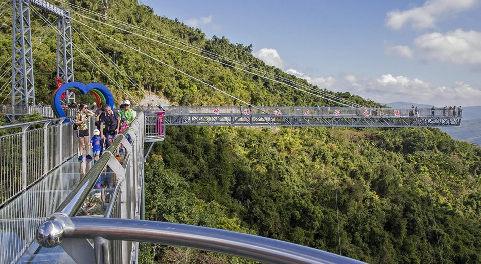 🇮🇳 В Индии в штате Керала открыли самый длинный стеклянный мост в стране.