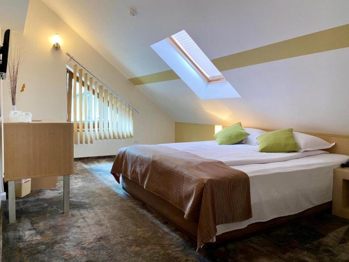 🔥𝐄𝐒𝐂𝐀𝐋𝐀𝐃𝐄 𝟒 ⭐ 𝐝𝐞 𝐥𝐚 𝟏𝟗𝟔 €/𝐩𝐞𝐫𝐬