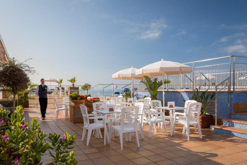 😍 Spain 👄 Pineda de Mar!!! 💙 Встречаем лето в хорошем отеле 4* 💛💜