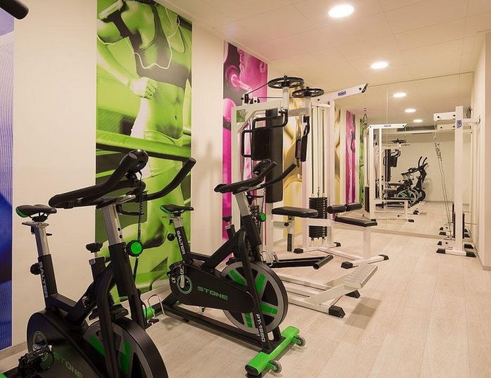 😍 Spain 👄 Pineda de Mar!!! 💙 Встречаем лето в хорошем отеле 4* 💛💜