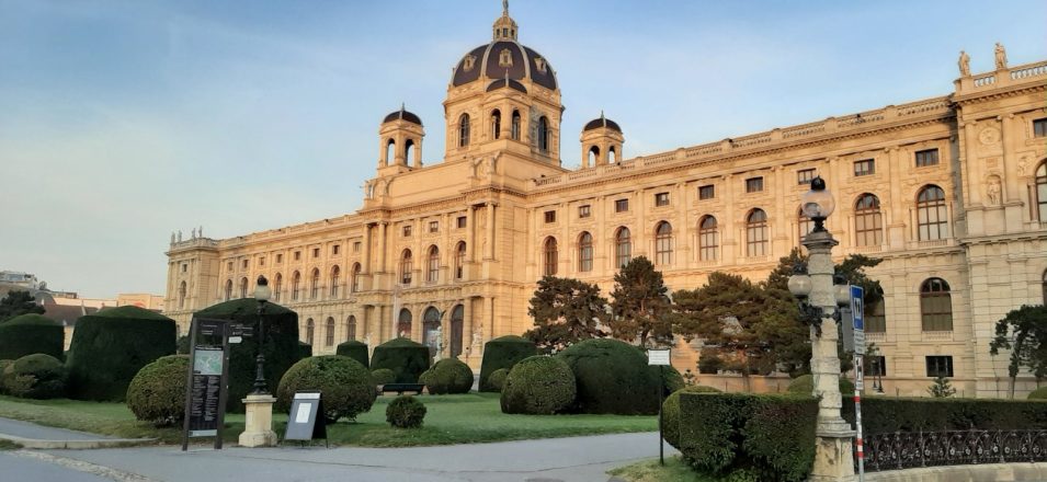 ВЕНСКИЙ ВАЛЬС НА 8 МАРТА!