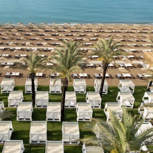 📣 🔥 LAST MINUTE 🎯 Doar Azi: Destinație de Top la Preț Special! 🔥 🏖 6 nopți de vis în ANTALYA la hotelul spectaculos Titanic Deluxe Lara 5★ 📆 Plecare: 05.05.2025 💰 De la 970€