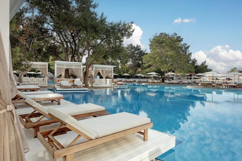 📣 🔥 LAST MINUTE 🎯 Doar Azi: Destinație de Top la Preț Special! 🔥 🏖 6 nopți de vis în ANTALYA la hotelul spectaculos Titanic Deluxe Lara 5★ 📆 Plecare: 05.05.2025 💰 De la 970€