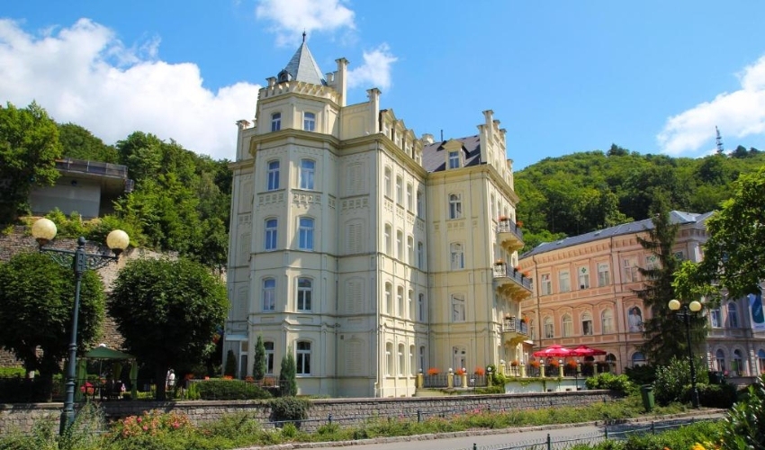💆♀️🌿 Relaxare pură în inima Boemiei – Karlovy Vary, Cehia 🌿💆♂️ din data de 19.05 , de la 725 euro