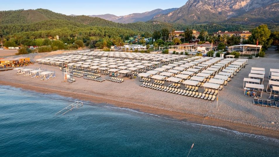 💫 „Unde muntele atinge marea, începe vacanța ta de vis , din data de 10.05 , de la 1025 euro