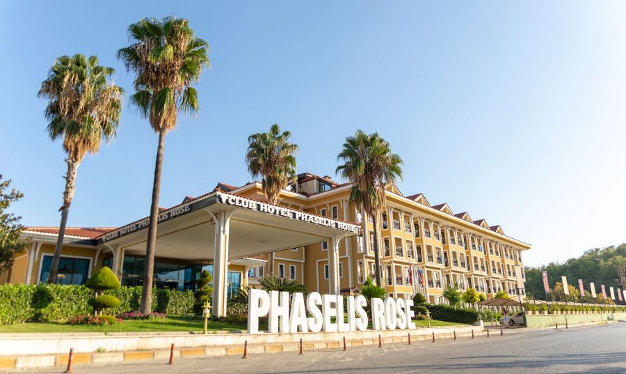 💫 „Unde muntele atinge marea, începe vacanța ta de vis , din data de 10.05 , de la 1025 euro